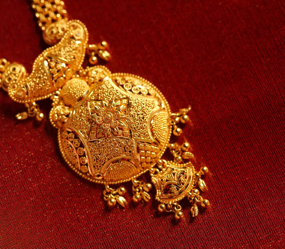 Ensuring Secure Transactions When Purchasing Assets From A Gold Shop